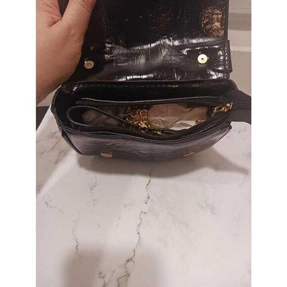 Mini Sized Jacket Shaped Handbag In White - Picture 5 of 8